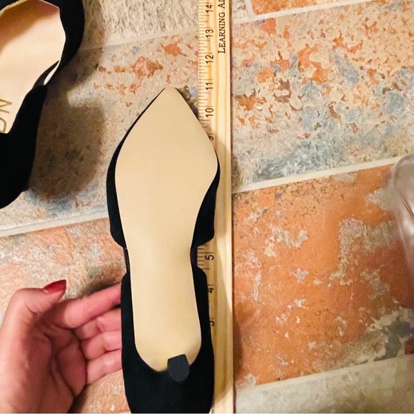 🎩Classic Black Velvety Scalloped Kitten Heel Pointed Toe D’Orsay Style Pumps! - Picture 14 of 14